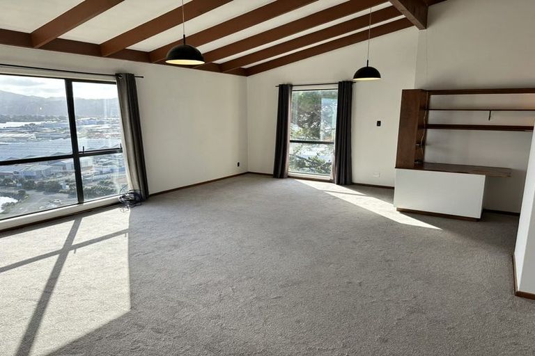 Photo of property in 421 Muritai Road, Eastbourne, Lower Hutt, 5013