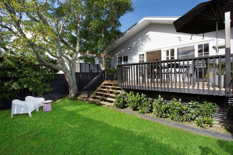Photo of property in 35 Formby Avenue, Point Chevalier, Auckland, 1022