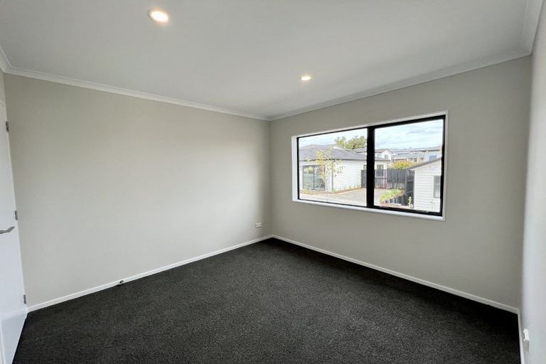 Photo of property in 2/26 Pah Road, Papatoetoe, Auckland, 2025