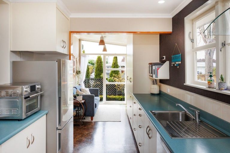 Photo of property in 121 Ruamahanga Crescent, Terrace End, Palmerston North, 4410