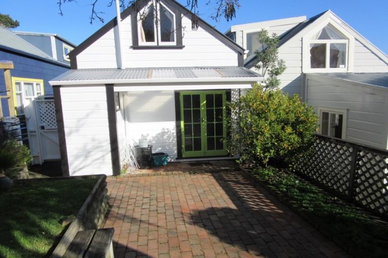 Photo of property in 21 Milton Street, Berhampore, Wellington, 6023