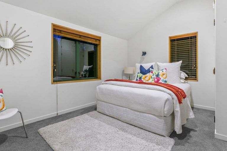 Photo of property in 35 Isobel Road, Greenhithe, Auckland, 0632