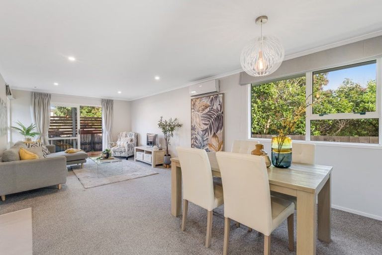 Photo of property in 10a Tomintoul Place, Highland Park, Auckland, 2010