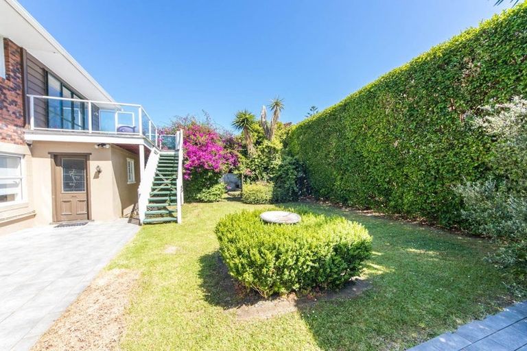 Photo of property in 88 Exmouth Road, Northcote, Auckland, 0627
