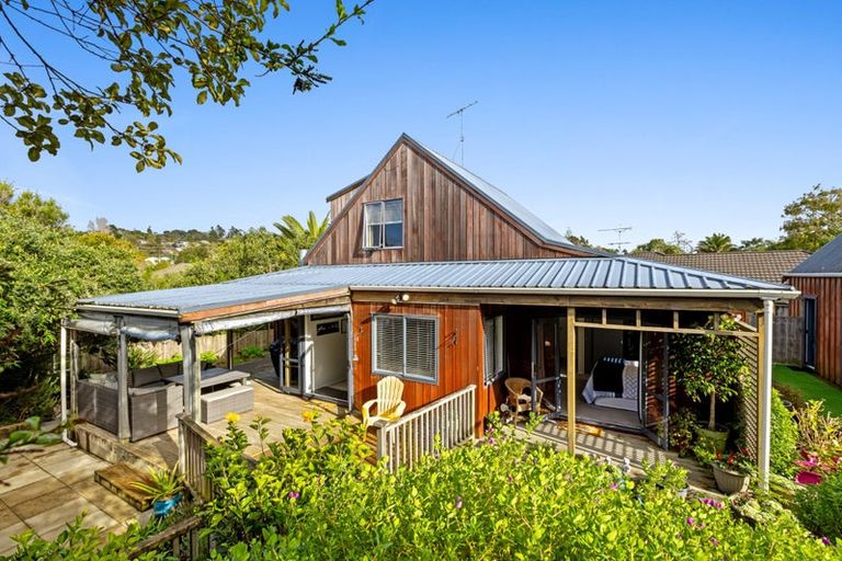 Photo of property in 28 Donald Street, Stanmore Bay, Whangaparaoa, 0932