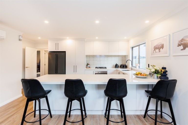 Photo of property in 4a Freedom Drive, Kelvin Grove, Palmerston North, 4414