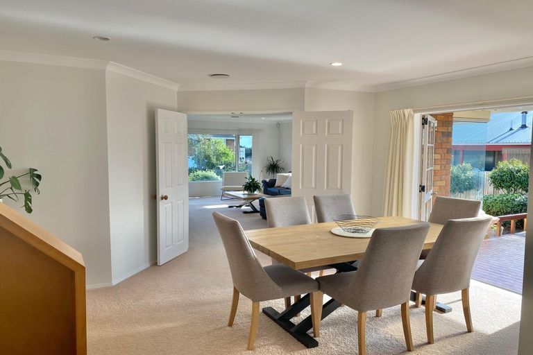 Photo of property in 1 Tuakura Way, The Gardens, Auckland, 2105