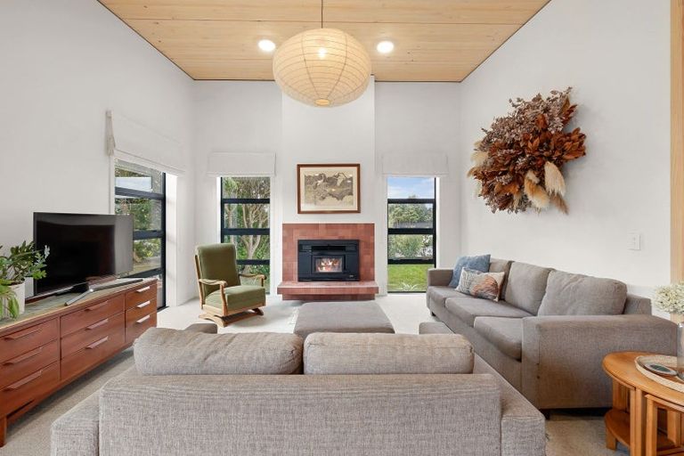 Photo of property in 318 Mangorei Road, Merrilands, New Plymouth, 4312