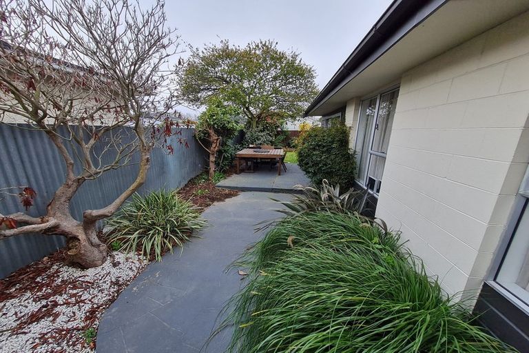 Photo of property in 2/12 Greenock Street, Redwood, Christchurch, 8051