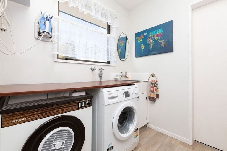 Photo of property in 3 Prudhoe Lane, Northcote, Christchurch, 8052