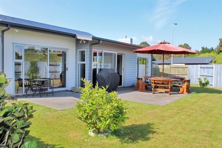 Photo of property in 1 Millbrook Place, Ashhurst, 4810