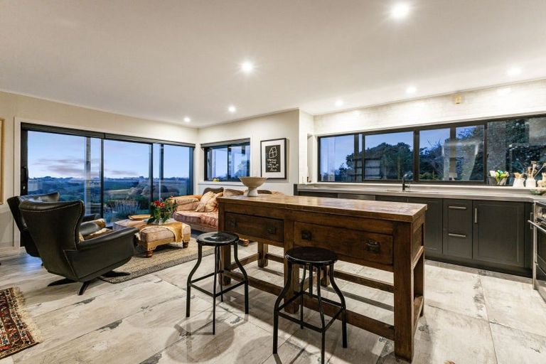 Photo of property in 204 Huia Street, Waikanae, 5391