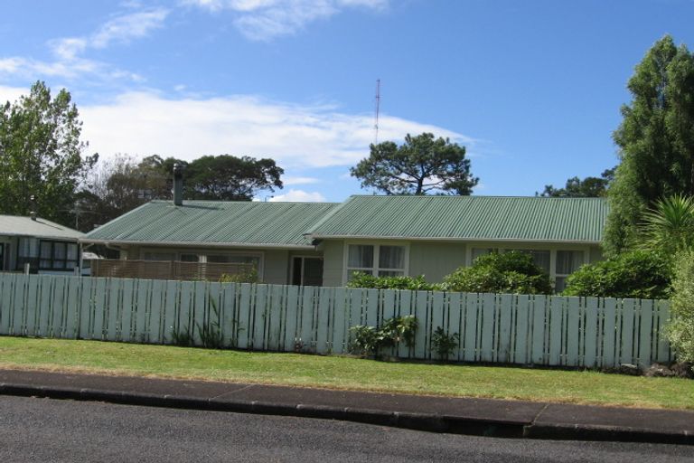 Photo of property in 53 Riverpark Crescent, Henderson, Auckland, 0610