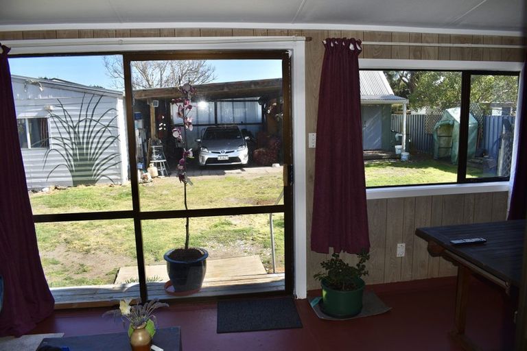 Photo of property in 4 Mavis Avenue, Waikawa Beach, Levin, 5573