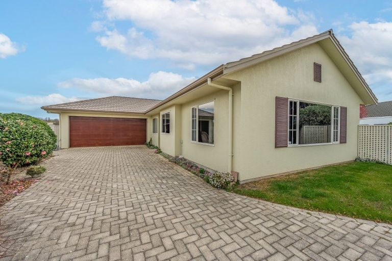 Photo of property in 14 Flemington Place, Taradale, Napier, 4112