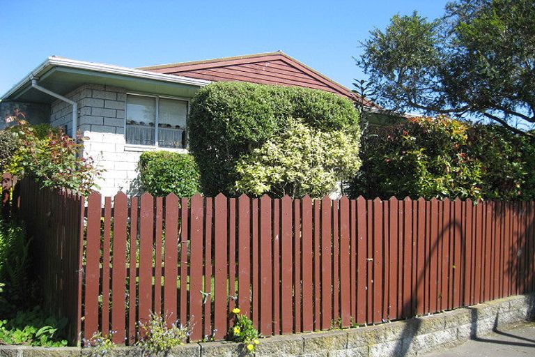 Photo of property in 1/150 Northcote Road, Northcote, Christchurch, 8052