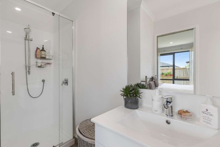 Photo of property in 11 Survila Street, Takanini, 2110