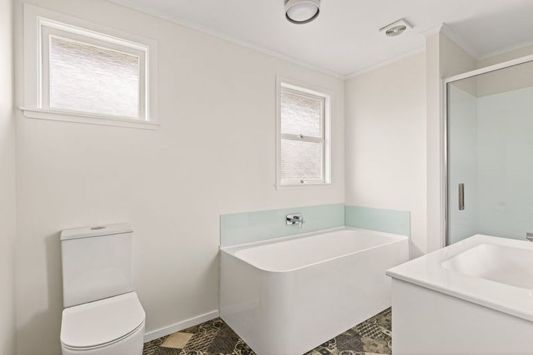 Photo of property in 16 Seymour Road, Inner Kaiti, Gisborne, 4010