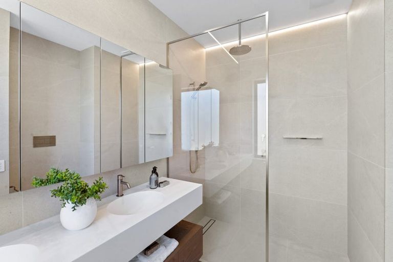 Photo of property in 14a Muritai Road, Milford, Auckland, 0620