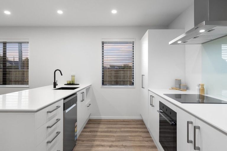 Photo of property in 464a Bower Avenue, Parklands, Christchurch, 8083