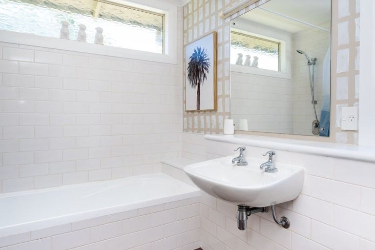 Photo of property in 1a Finnis Lane, Hospital Hill, Napier, 4110