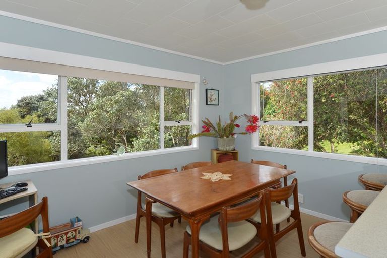 Photo of property in 30 Westview Grove, Miramar, Wellington, 6022