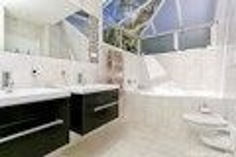 Photo of property in 49 Weatherly Road, Torbay, Auckland, 0630