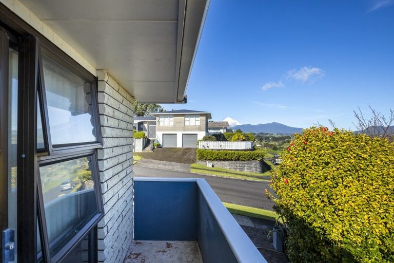 Photo of property in 19 Darwin Crescent, Spotswood, New Plymouth, 4310
