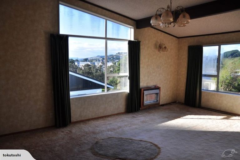 Photo of property in 6 Rajkot Terrace, Broadmeadows, Wellington, 6035
