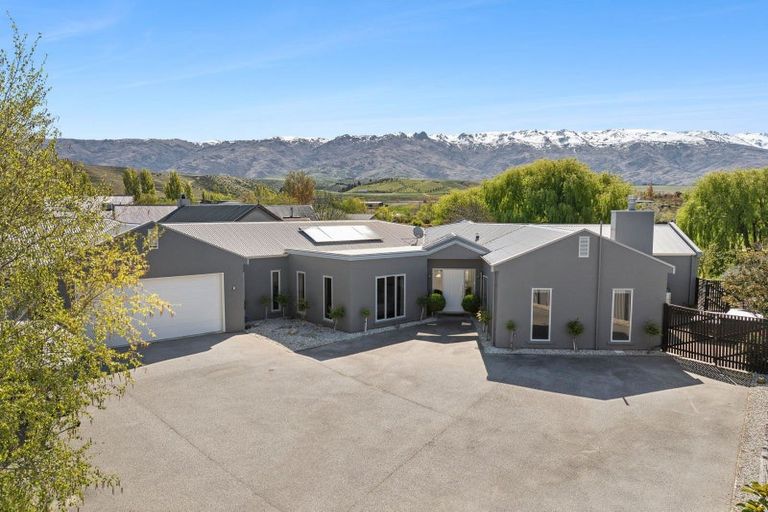 Photo of property in 9 Quartz Lane, Mount Pisa, Cromwell, 9383