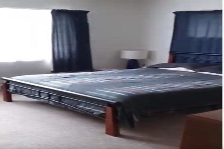 Photo of property in 2/4 Neptune Avenue, Beach Haven, Auckland, 0626