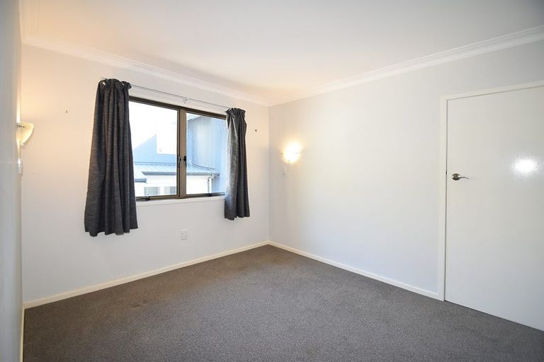 Photo of property in 24 Domain Crescent, Muriwai, Waimauku, 0881