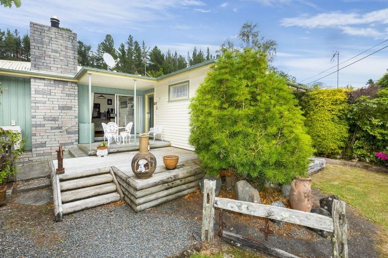 Photo of property in 210 Plateau Road, Te Marua, Upper Hutt, 5018