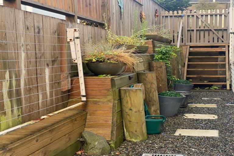 Photo of property in 45 Edinburgh Terrace, Berhampore, Wellington, 6023