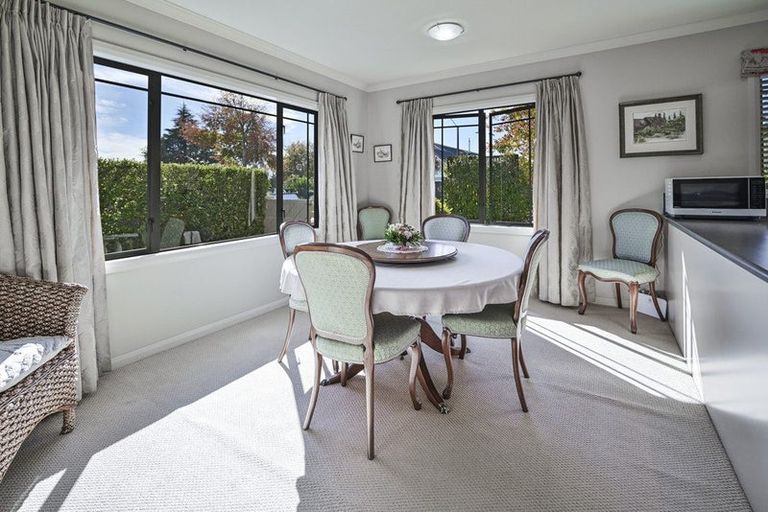 Photo of property in 4a Lindsay Street, Havelock North, 4130