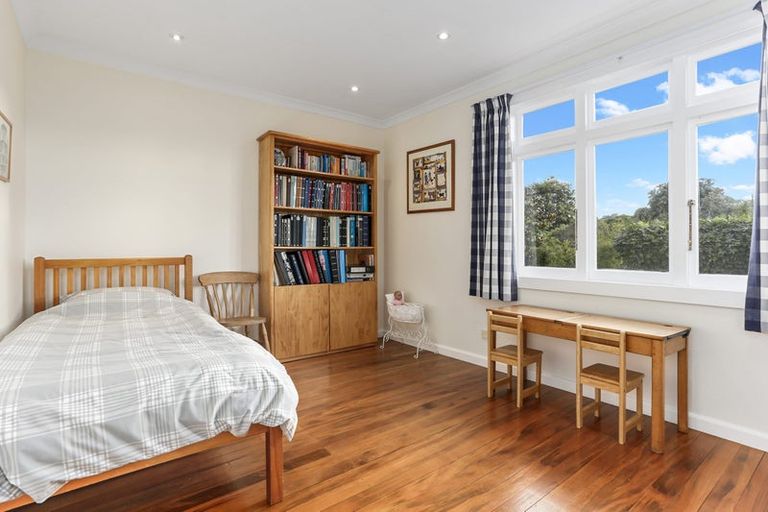 Photo of property in 54 Shaw Road, Oratia, Auckland, 0604