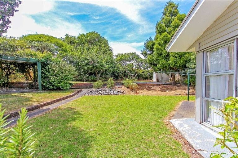 Photo of property in 4 Woolley Avenue, New Lynn, Auckland, 0600