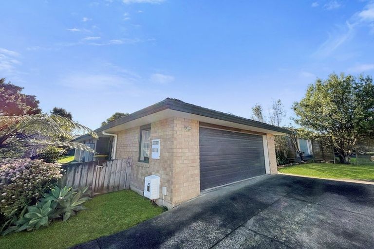 Photo of property in 1/5 Saint Leger Crescent, Huntington Park, Auckland, 2013