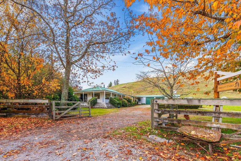 Photo of property in 197 Whangamata Road, Kinloch, Taupo, 3377