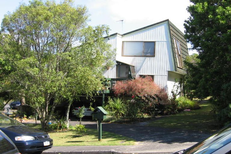 Photo of property in 2 Lingham Crescent, Torbay, Auckland, 0630
