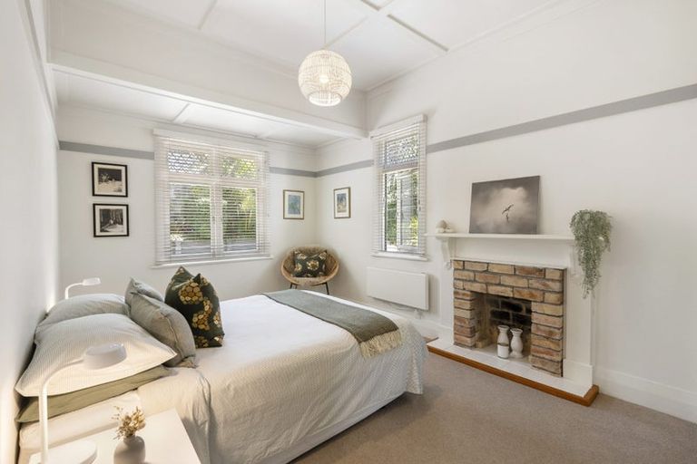 Photo of property in 19 Maritime Terrace, Birkenhead, Auckland, 0626