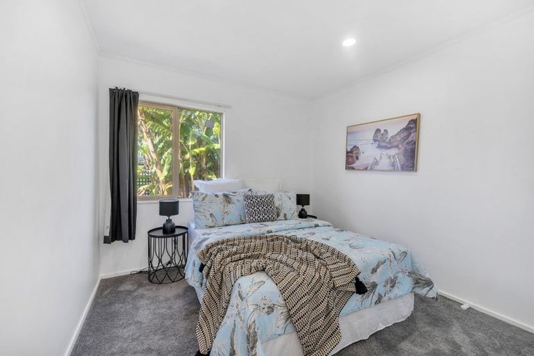 Photo of property in 2 Lockington Avenue, Henderson, Auckland, 0612