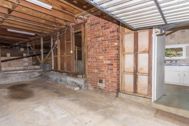 Photo of property in 663 South Titirangi Road, Titirangi, Auckland, 0604