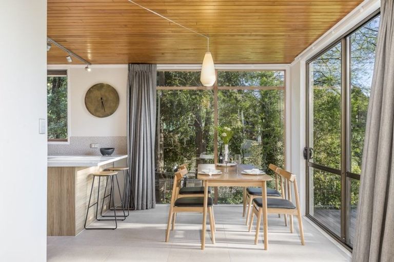 Photo of property in 297 Titirangi Road, Titirangi, Auckland, 0604