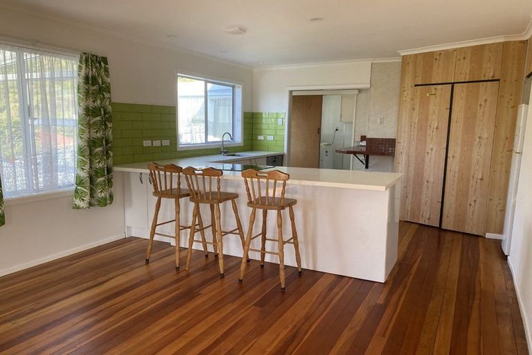 Photo of property in 8 Carleton Terrace, Tawa, Wellington, 5028