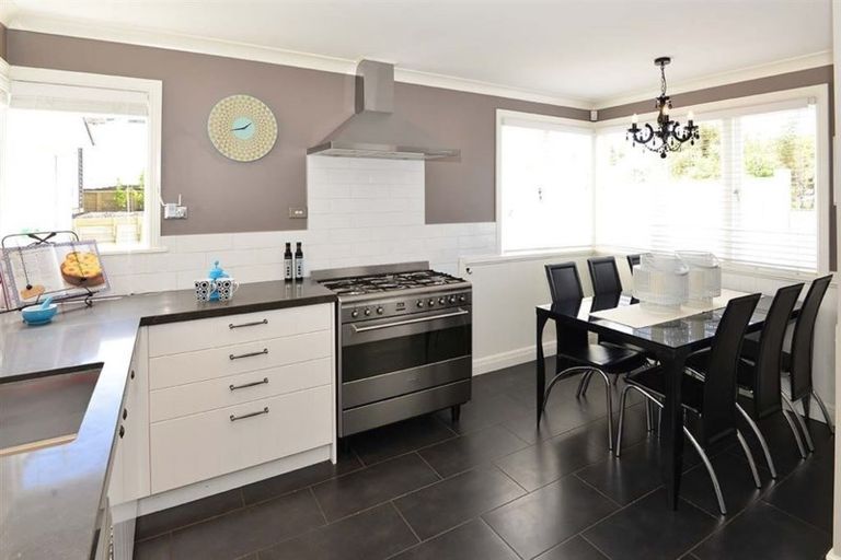 Photo of property in 1047 Whangaparaoa Road, Tindalls Beach, Whangaparaoa, 0930