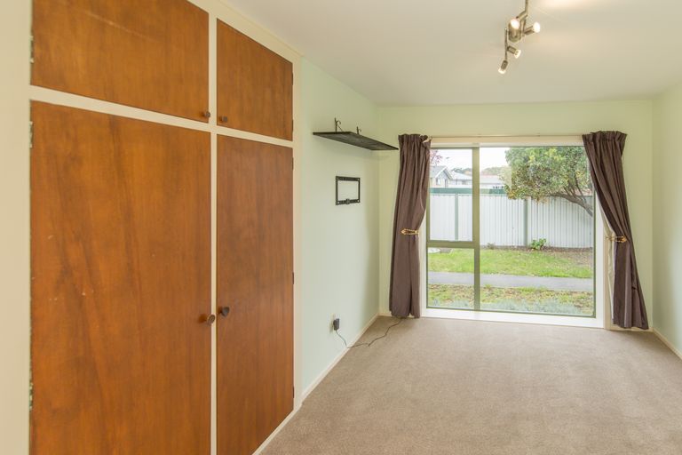 Photo of property in 48 Orrick Crescent, Avondale, Christchurch, 8061
