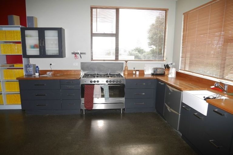 Photo of property in 51 William Street, Waikanae Beach, Waikanae, 5036