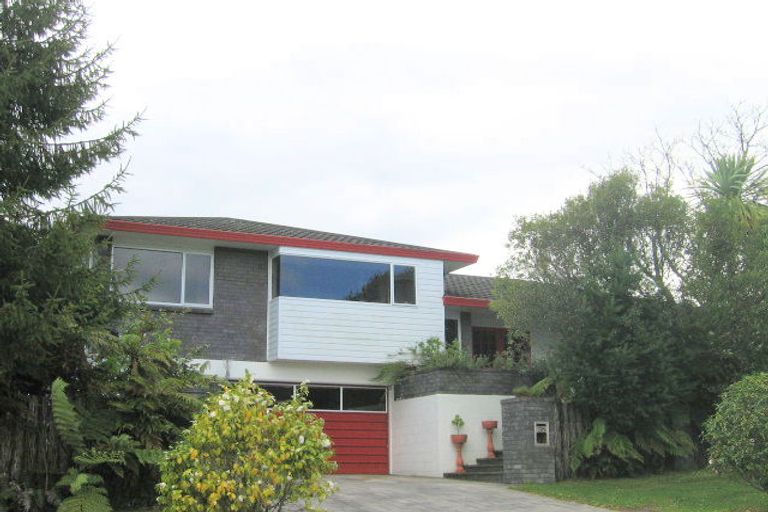 Photo of property in 36 Titoki Avenue, Waipahihi, Taupo, 3330