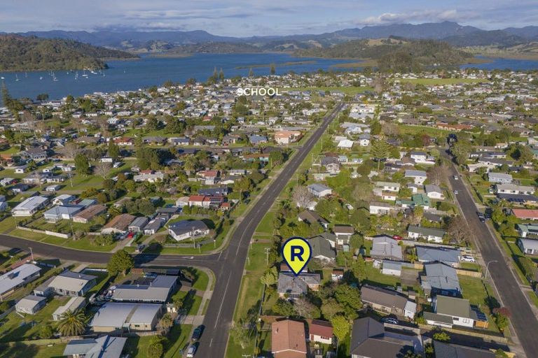 Photo of property in 28 Cook Drive, Whitianga, 3510